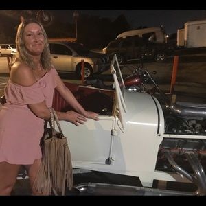 Meet your Posher, April